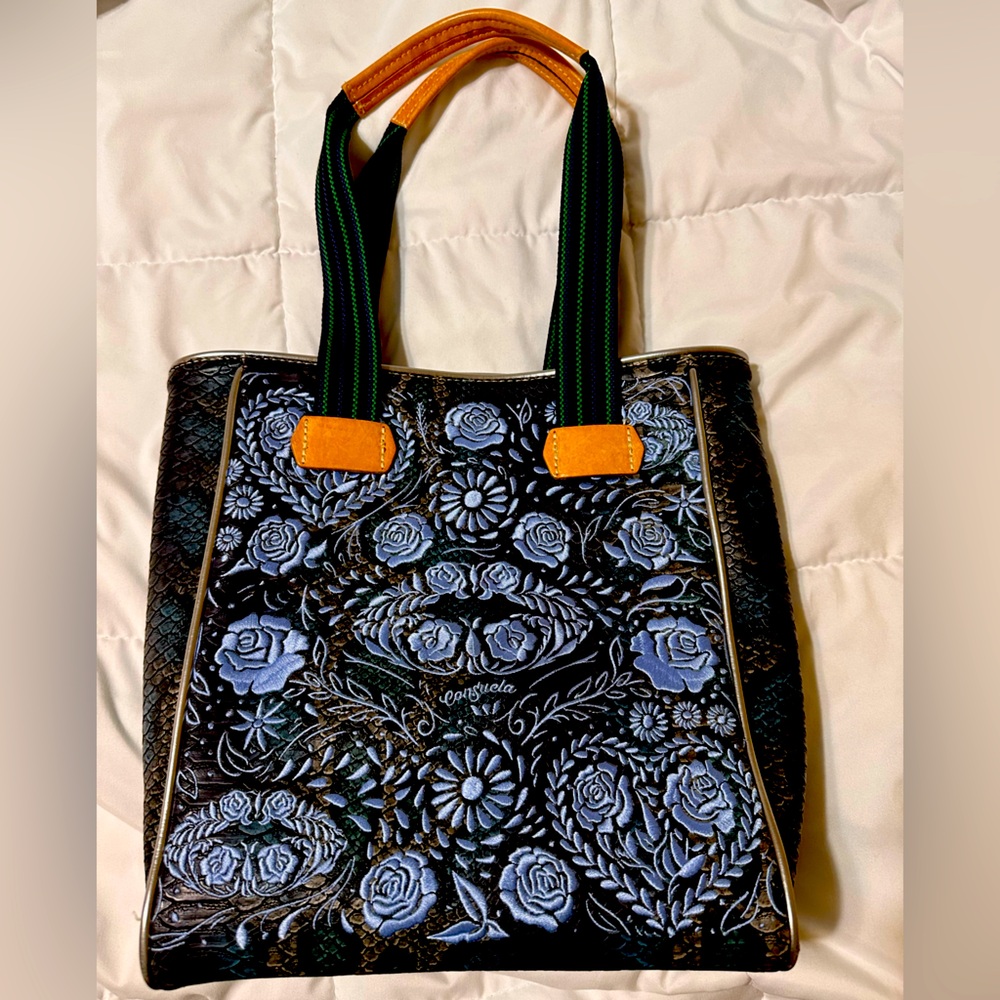 Consuela Besos chica tote and matching wallet.